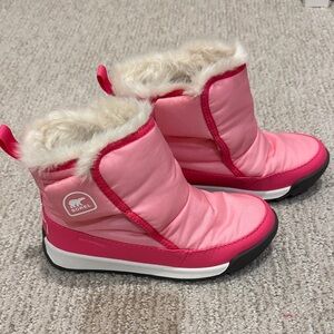 Little girls Sorel Whitney II waterproof snow boots